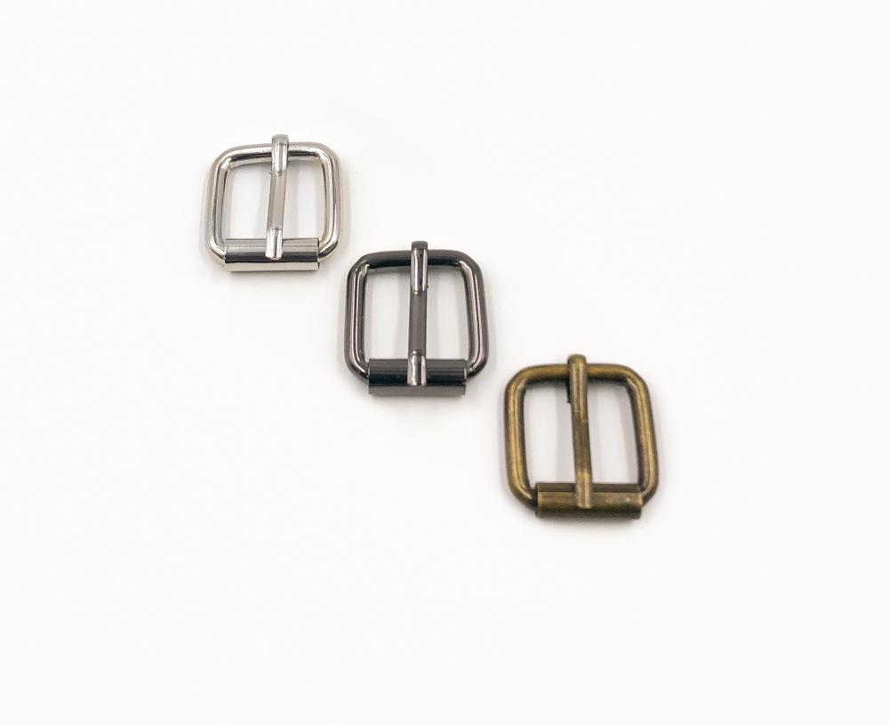 Роликовые пряжки 20 мм