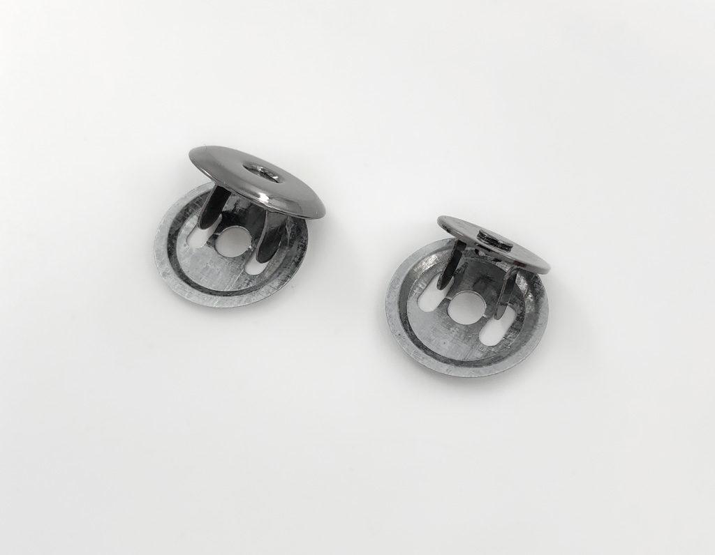 Кнопка магнитная 18 мм (темный никель)