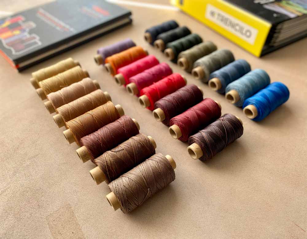 Вощеные нитки Trencilo 0,6 мм